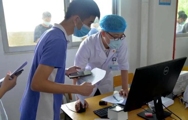 深圳宝山技工学校丨宝们，今天一起回校“喵喵喵”
