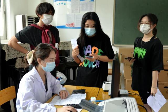 深圳宝山技工学校丨宝们，今天一起回校“喵喵喵”