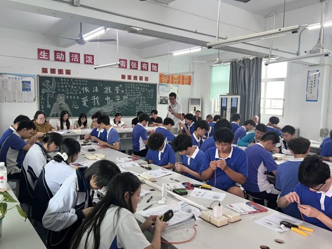 陈国平听课图片.JPG