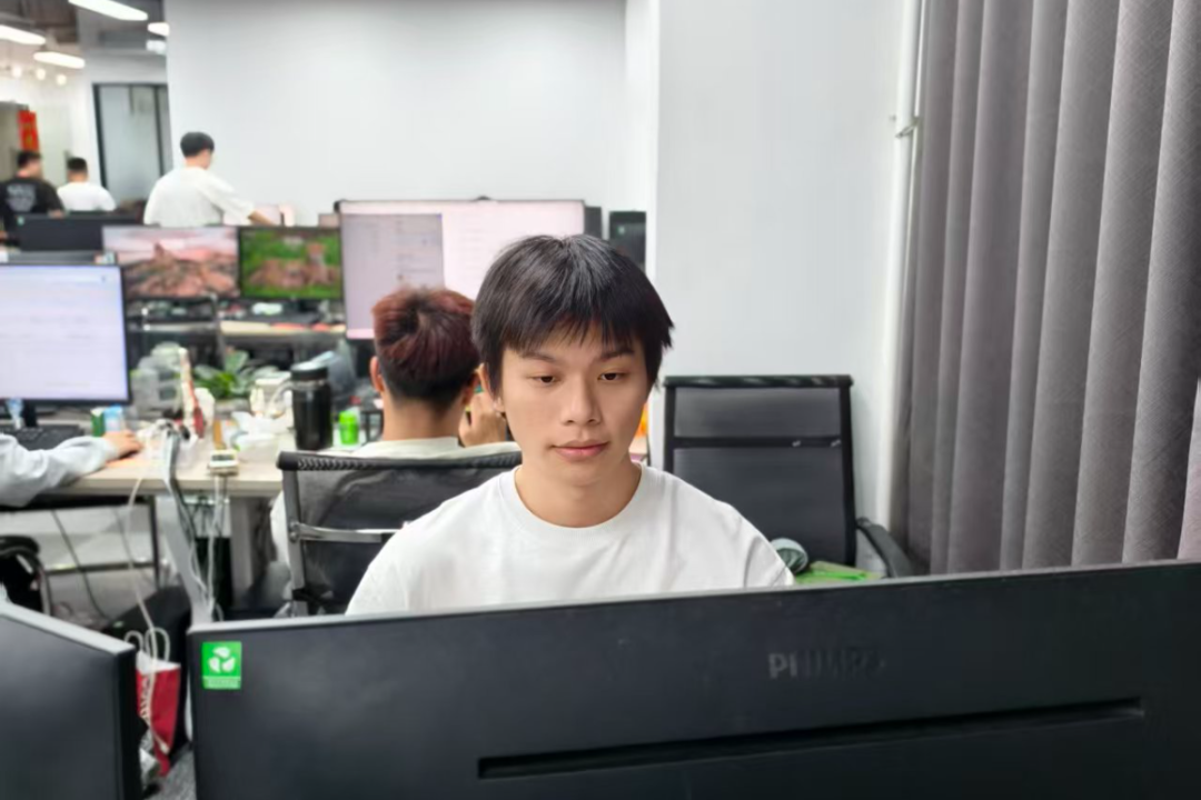 罗祖桉（岗位照）.jpg