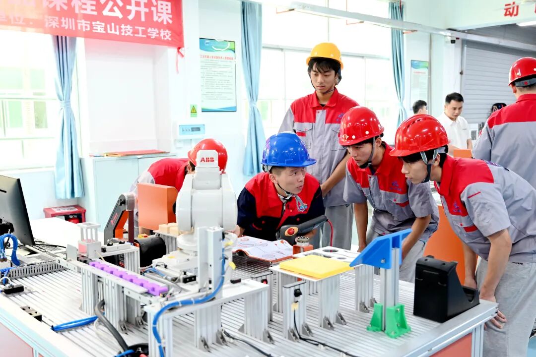 工业机器人应用与维护 (2).JPG