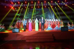 我校举办“和谐宝山 共赢羊年”元旦晚会