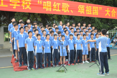 我校开展“唱红歌、颂祖国”大合唱比赛