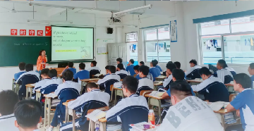 以研促教 共同进步 --宝山技校教师公开课活动拉开帷幕