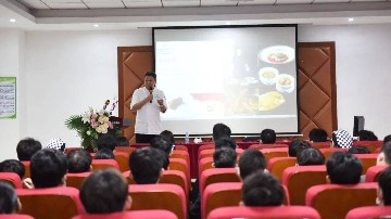 企业专家进校园 职场经验共分享