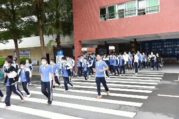 4000人，4分钟疏散完毕！| 学校开展2022年秋季学期紧急疏散演练