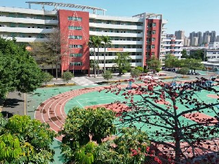 胜日寻芳：看宝山技校春满枝头花满园