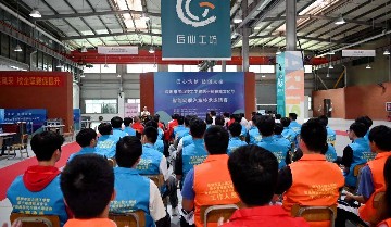 新赛道 新特色 新平台︱宝山技校成功举办智能网联汽车技术邀请赛