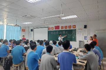 87场高端招聘会！宝山技校护送2022级学生开启高质量岗位实习