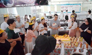 花开盛夏 共享美好时光|宝山技校举办第二季度教师集体生日会