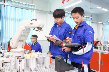 深圳宝山技工学校：多元化教育模式，点亮学生未来之路