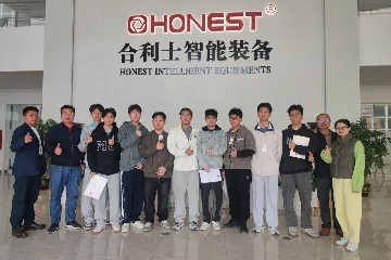 岗位练技能 关怀暖人心 | 宝山技校深入企业走访看望实习学生