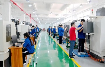 学一门技术 立一生基业︱宝山技校热门专业推介