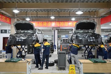 匠心筑梦 技绽赛场 | 宝山技校汽车技术系第十二届技能文化节系列竞赛火热进行中