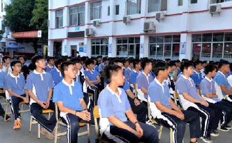 企业专家助力，宝山学子扬帆！