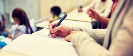 学校举办法制教育讲座
