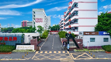 学校大门