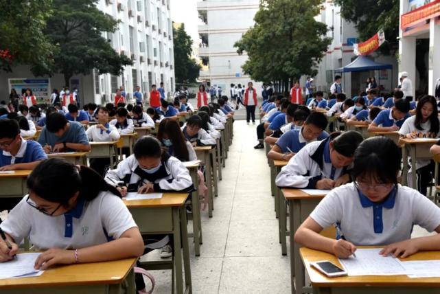 墨轩飘香满校园 |宝山技工“校园读书月”系列活动之硬笔书法比赛