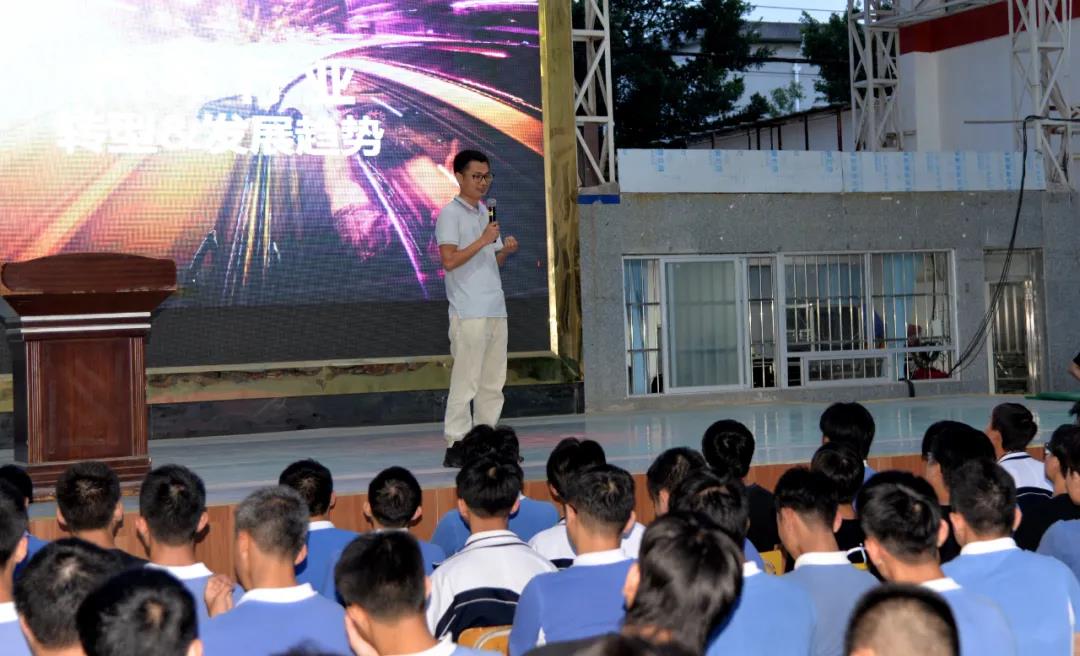 企业专家助力，宝山技工学子扬帆！