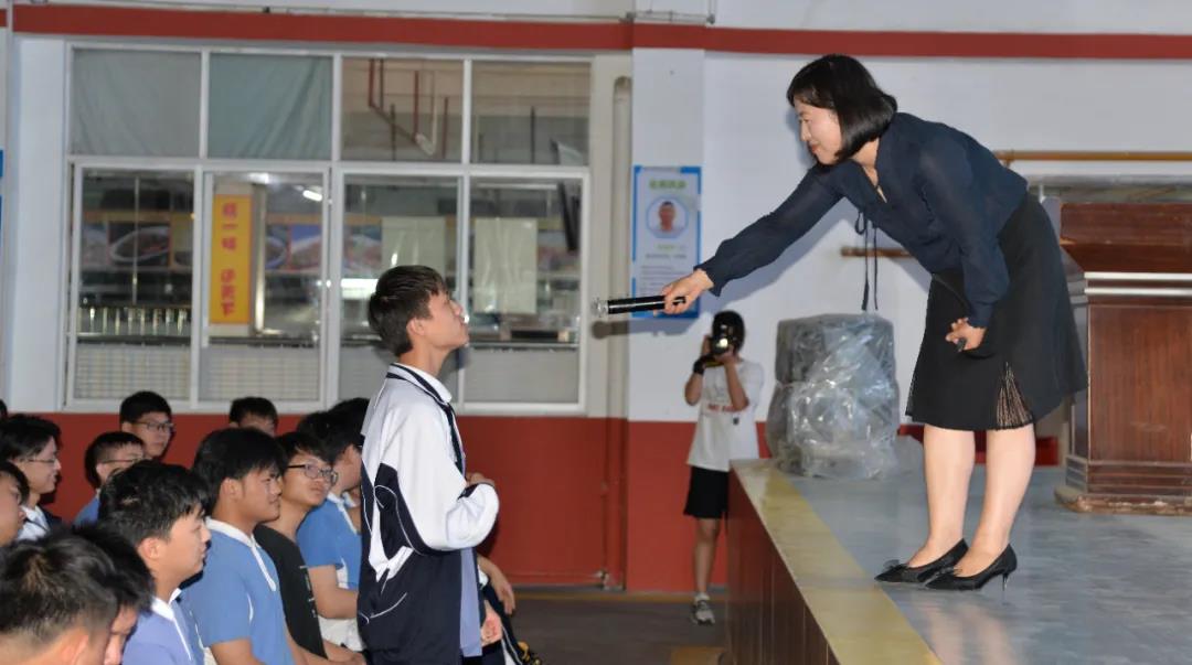 企业专家助力，宝山技工学子扬帆！