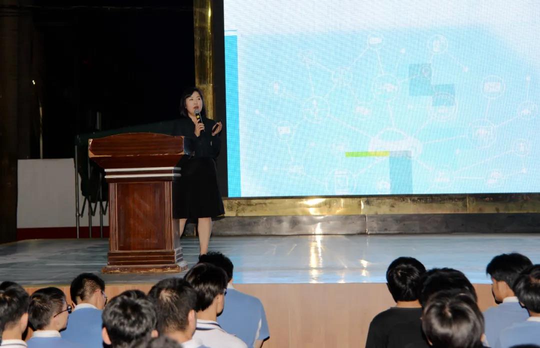 企业专家助力，宝山技工学子扬帆！