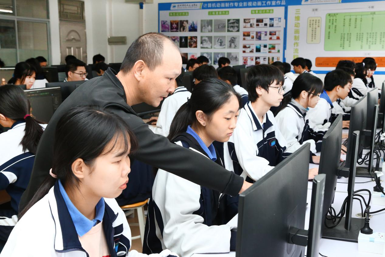 宝山技工学校视角下的高职高考与普通高考：两条升学路径的深度对比